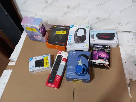 LOT OF APPROXIMATELY 25 ASSORTED ELECTRICAL ITEMS TO INCLUDE ONN HEADPHONES, STATUS TV MOOD LIGHT, MIXX WIRELESS HEADPHONES ETC