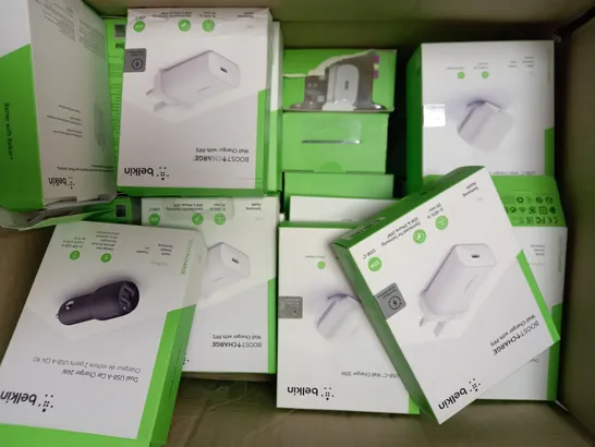 APPROXIMATELY 25 ASSORTED BOXED BELKIN CHARGING ACCESSORIES TO INCLUDE POWERBANKS, USB PLUGS, CAR ADAPTERS ETC 