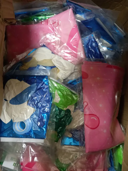 BOX OF APPROXIMATELY 30 ASSORTED BIRTHDAY & GENDER REVEAL ITEMS TO INCLUDE BALLOONS, BANNERS, TAPE ETC