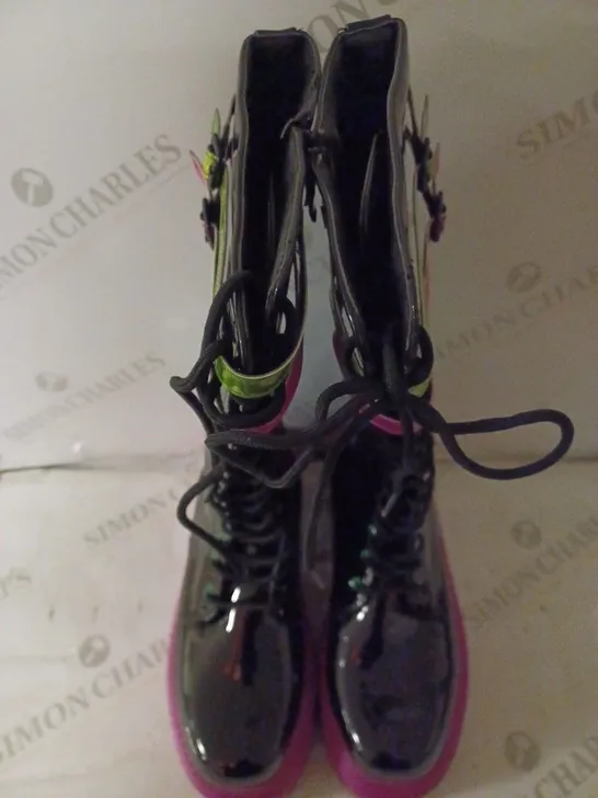 PAIR OF KOI WOMEN'S ELECTRIC TOMORROW STOMPER RAVE BOOTS SIZE 6