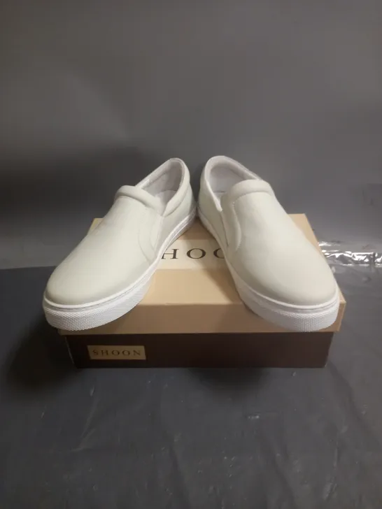 SHOON EIDOLON SLIP ON LEATHER TRAINERS OFF WHITE SIZE EU 41