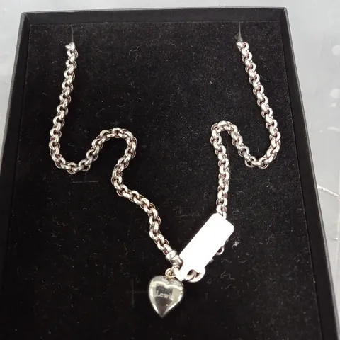 silver engraved neckless 