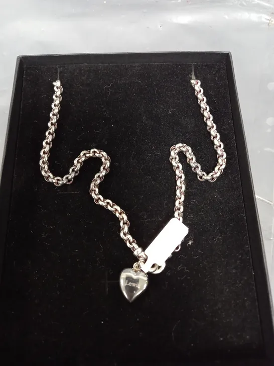 silver engraved neckless 