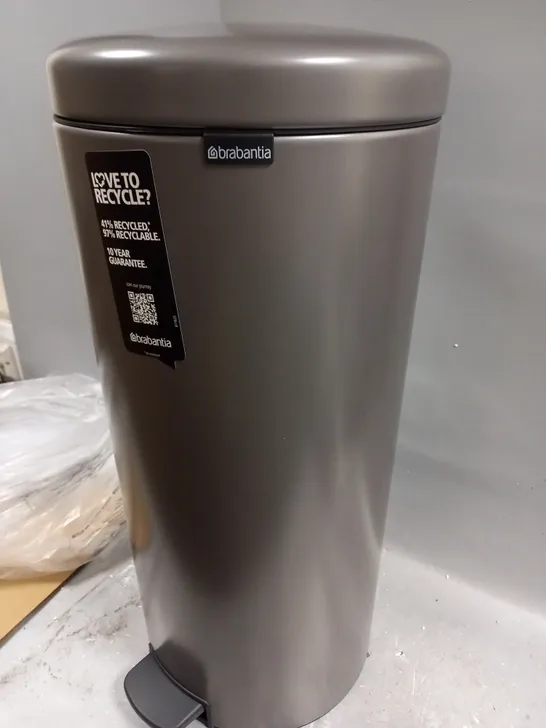 BRABANTIA NEWLCON PEDAL BIN, 30 LITRE IN PLATINUM  RRP £50