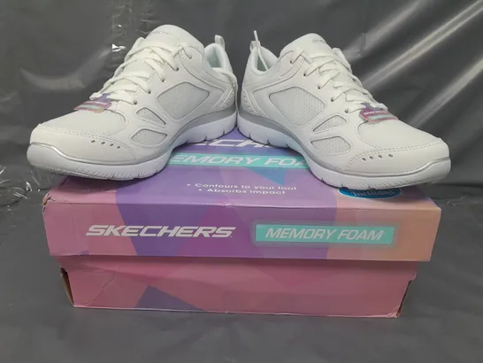 BOXED PAIR OF SKECHERS MEMORY FOAM TRAINERS IN WHITE UK SIZE 6