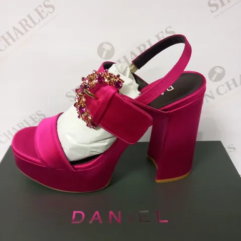 BOXED DANIEL SIZE EU 38