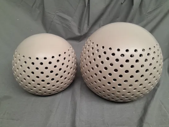 BOXED K BY KELLY HOPPEN SET OF 2 INDOOR OUTDOOR ORBS 25CM AND 30CM IN TAUPE 