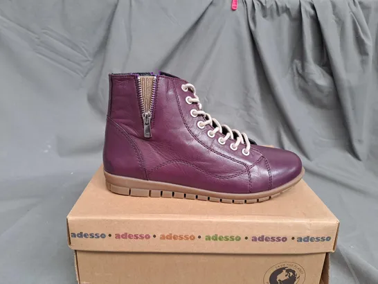 PAIR OF ADESSO DENVER BOOTS IN PLUM SIZE 6