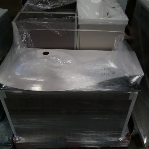 PALLET OF ASSORTED END OF LINE BATHROOM STOCK INCLUDING BASINS & VANITY UNITS  