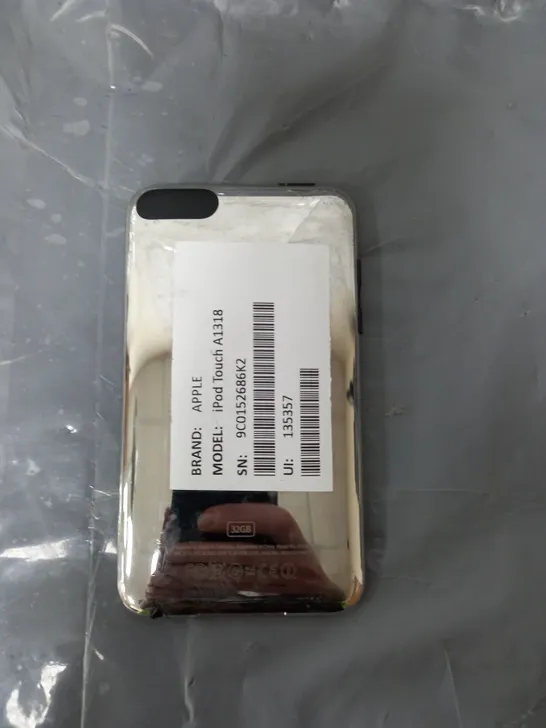 APPLE IPOD TOUCH SILVER A1318