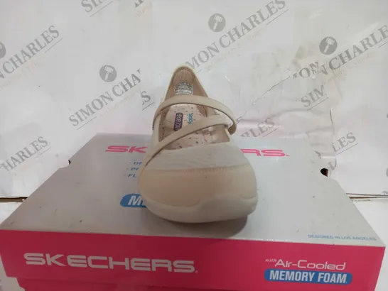 SKECHERS BE-LUX AIRY WINDS MARY JANE SHOE SIZE 6