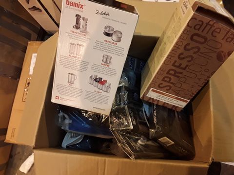 BOX OF APPROX 10 ITEMS INCLUDING LE XPRESS COFFEE GRINDER , SONIC CHIC DELUXE TOOTHBRUSH SET AND DEFUNCT HEADPHONES RRP £73.00