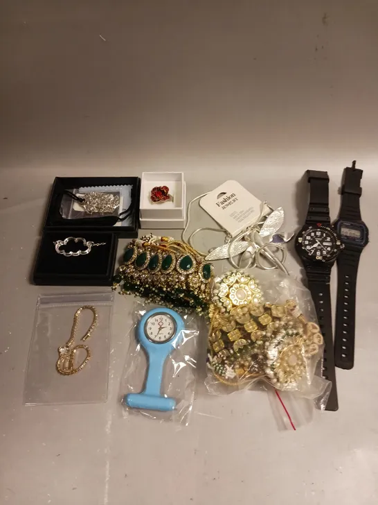 APPROXIMATELY 30 ASSORTED JEWELLERY ITEMS TO INCLUDE WATCHES, BRACELETS, NECKLACES ETC	