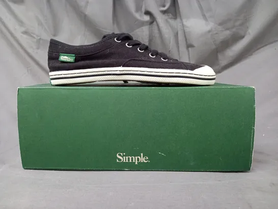 BOXED PAIR OF SIMPLE SATIRE CANVAS SNEAKERS IN BLACK SIZE 4