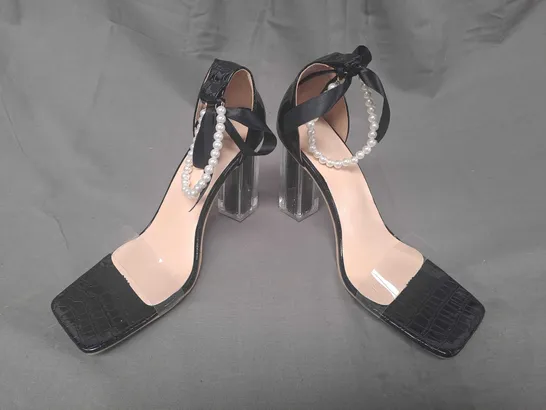 BOXED PAIR OF DESIGNER OPEN TOE HIGH BLOCK HEEL SANDALS IN IN BLACK EU SIZE 42