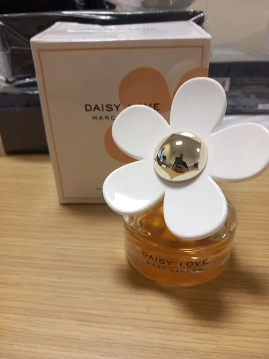 BOXED DAISY LOVE MARC JACOBS EAU DE TOILETTE 50ML