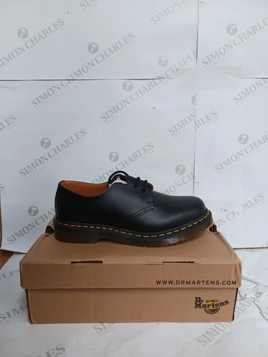 DR. AIRWAIR MARTENS STEEL TOE CAPS IN BLACK - UK 8