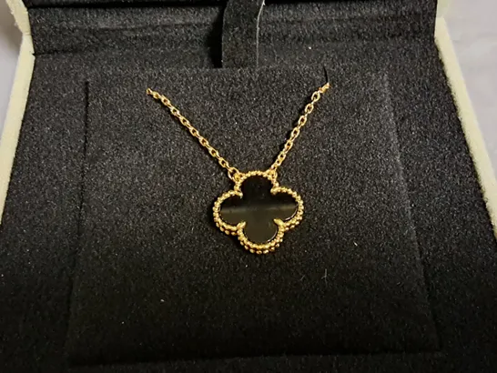 VAN CLEEF & ARPELS 4-LEAF CLOVER NECKLACE 