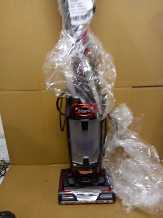 SHARK UPRIGHT VACUUM CLEANER 