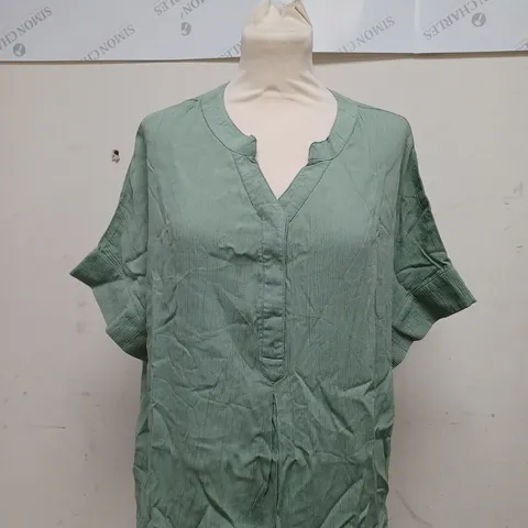 MAISON DE NIMES CRINKLE BLOUSE SAGE - SIZE LARGE