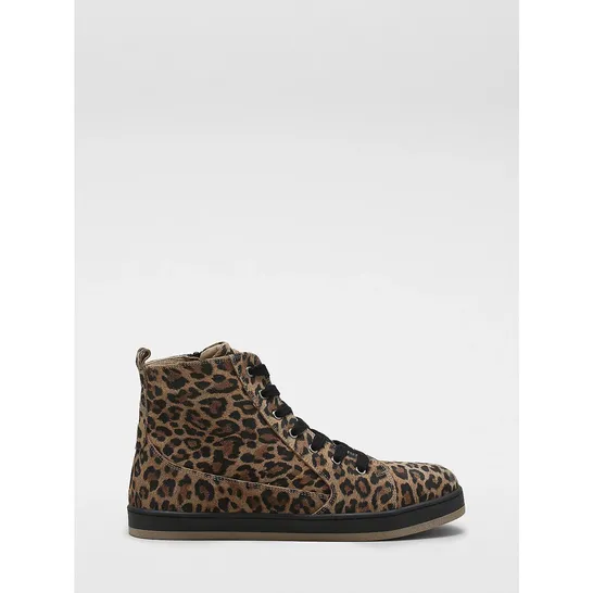 ADESSO LEATHER HIGH TOP TRAINER BOOT IN LEOPARD SIZE 4