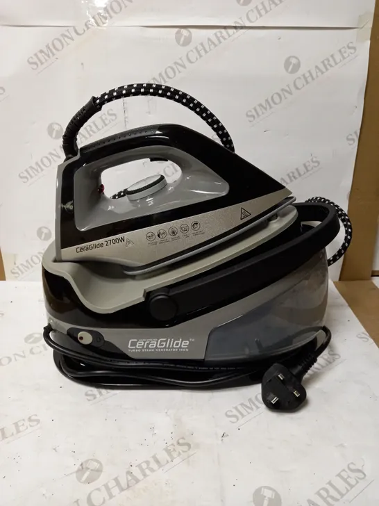 TOWER CERAGLIDE 2700W STEAM GENERATOR IRON