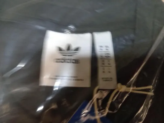 ADIDAS BLACK TSHIRT - SIZE M