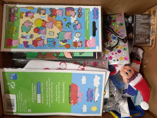 BOX OF APPROIMATELY 15 ASSORTED TOYS AND GAMES TO INCLUDE CRAYOLA TWISTABLES, MONOPOLY DEAL, UNO JUNIOR, ETC