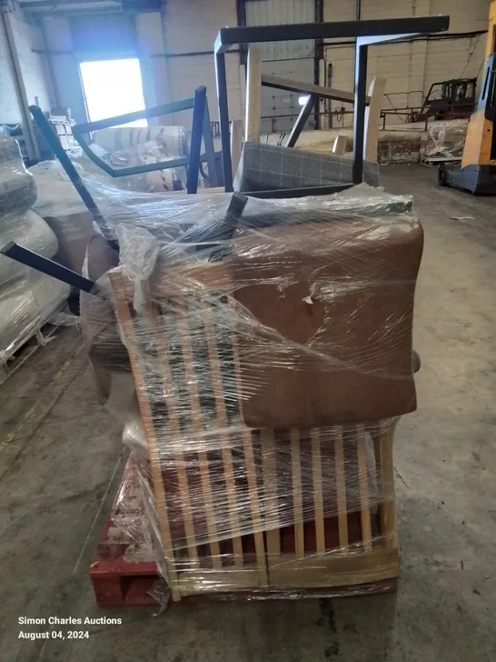 PALLET CONTAINING VARIOUS DINING/SIDE CHAIRS IN VARIOUS COLOURS AND DESIGNS