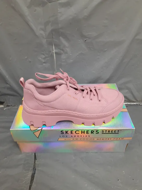 BOXED PAIR OF SKECHERS STREET MEMORY FOAM TRAINERS IN MAUVE SIZE 7