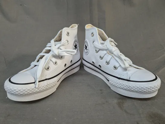 BOXED PAIR OF CONVERSE KID'S SHOES IN WHITE UK SIZE 11