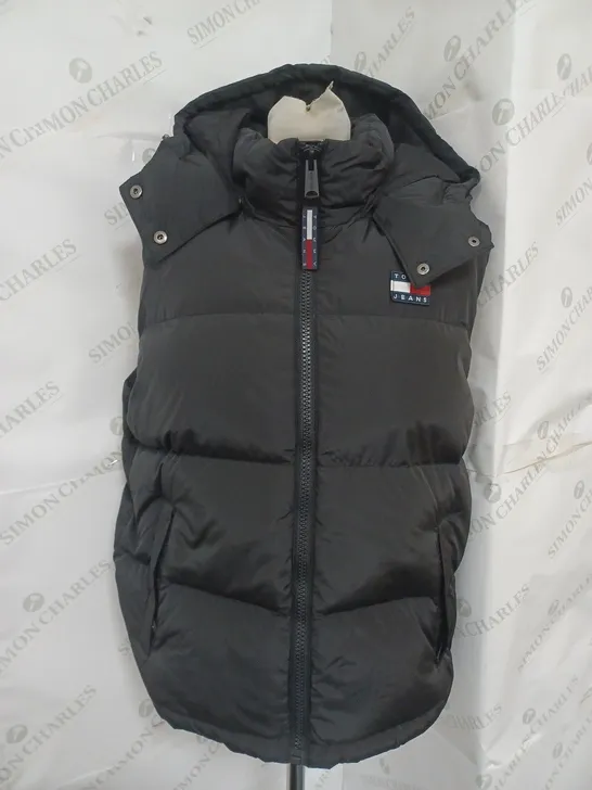 TOMMY HILFIGER JEANS PUFFED GILET IN BLACK SIZE 10