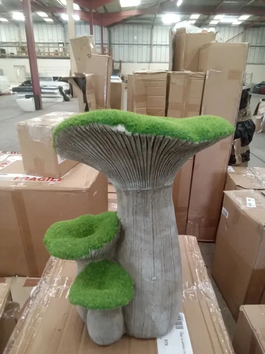 BOXED FAUX MOSS MUSHROOM STATUE