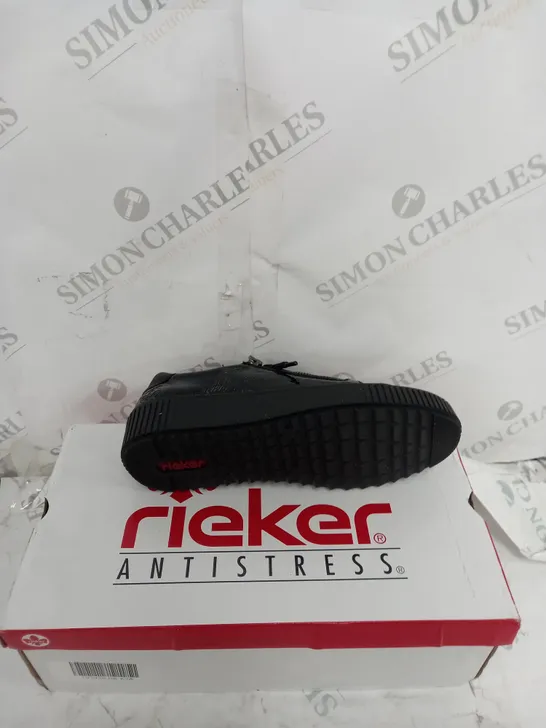 BOXED PAIR OF RIEKER TRAINERS WITH ZIP IN BLACK UK SIZE 3.5