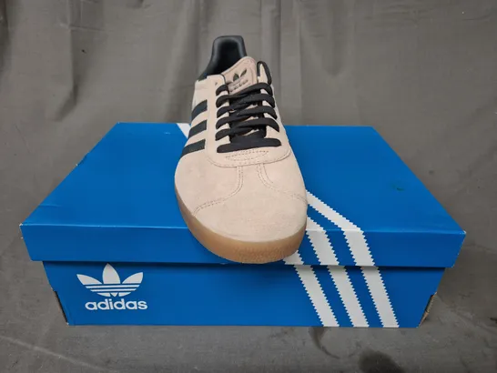 BOXED PAIR OF ADIDAS GAZELLE SHOES IN BEIGE/BLACK UK SIZE 12