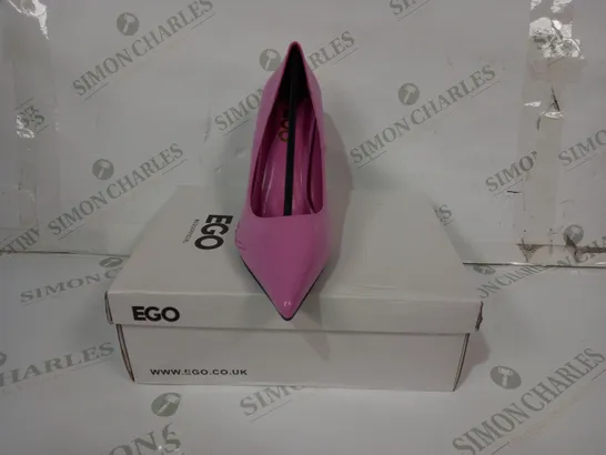 BOXED PAIR OF EGO CLOSED AND POINTED TOE HEELS IN PINK UK SIZE 6