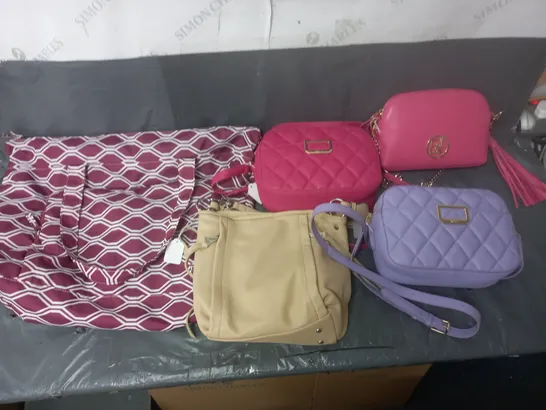 LOT OF SEVEN ASSORTED BAGS IN VARIOUS COLOURS AND BRANDS TO INCLUDE AIMEE KESTENBERO, ETC