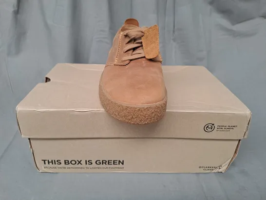 BOXED CLARKS SHOES IN BROWN UK SIZE 8.5