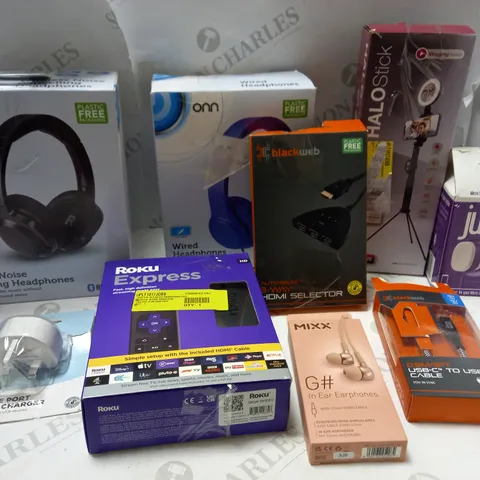 LOT OF APPROX 20 ASSORTED ELECTRICAL ITEMS TO INCLUDE SINGLE PORT MAINS CHARGER, HDMI SELECTOR, WIRED HEADPHONES, ETC