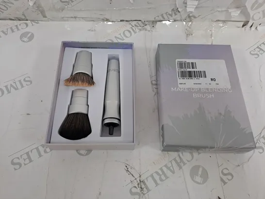 TILI ROTATING MAKE-UP BLENDING BRUSH 