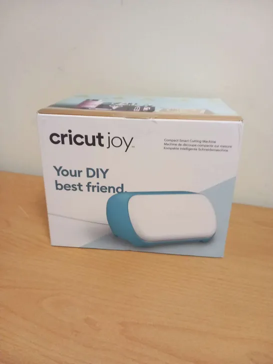 BOXED CRICUT JOY COMPACT SMART CUTTING MACHINE 