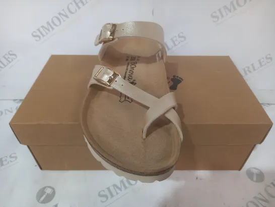 BOXED PAIR OF BONOVA SANDALS IN METALLIC GOLD COLOUR SIZE 6