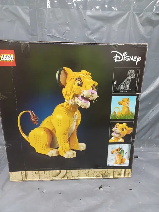 DISNEY YOUNG SIMBA THE LION KING SET 43247