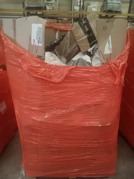 PALLET OF ASSORTED ITEMS INCLUDING GOODHOME AIR SENOR, TRIANGULAR MOP, TOILET SEAT, LEAF GARLAND 