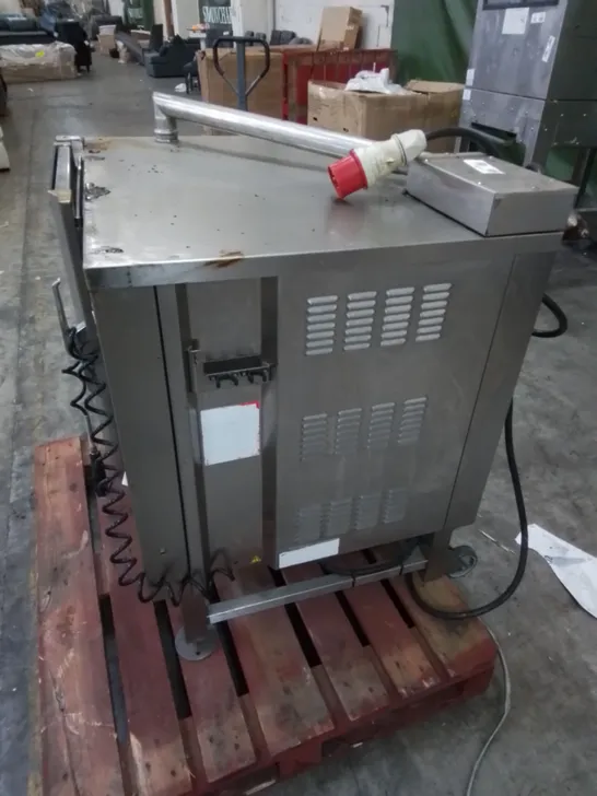 BKI COMMERCIAL SINGLE OVEN