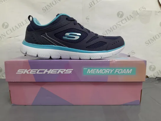 BOXED PAIR OF SKECHERS MEMORY FOAM TRAINERS IN NAVY UK SIZE 6