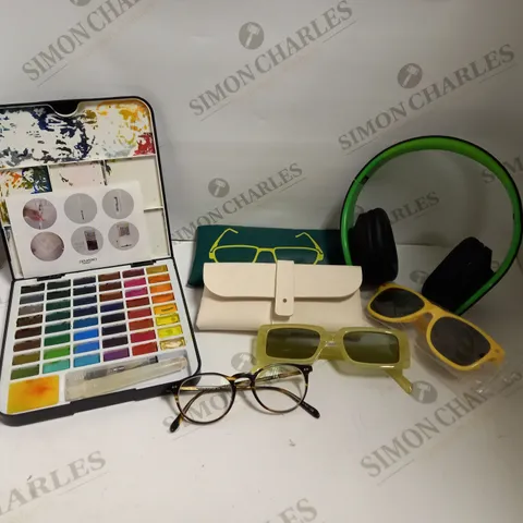 BOX OF APPROX 10 ITEMS TO INCLUDE ASSORTED GLASSES, PAINT SET AND WIRELESS HEADPHONES