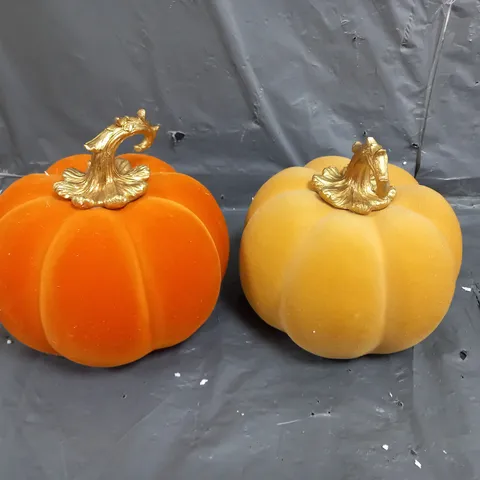 SET OF 2 DECORATIVE PUMPKINS