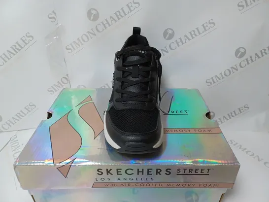 BOXED PAIR OF SKECHERS BILLION TRAINERS IN BLACK UK SIZE 4