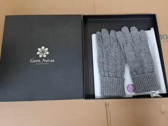 LOT OF 4 BRAND NEW PAIRS OF GEM AURAS GREY KNIT GLOVES